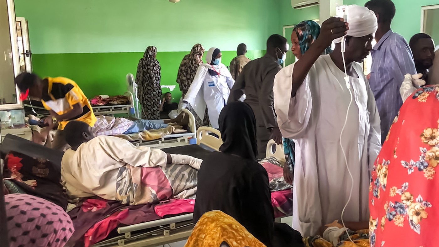 A crowded ward at a hospital in el-Fasher in Sudan's North Darfur region (AFP/MSF)